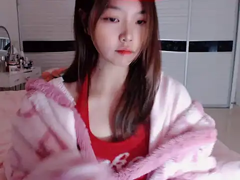 Snapshot of -Lucky_Girl chatting on 12-21-24, 01:15 -Lucky Girl online show from 12-21-24, 01:15