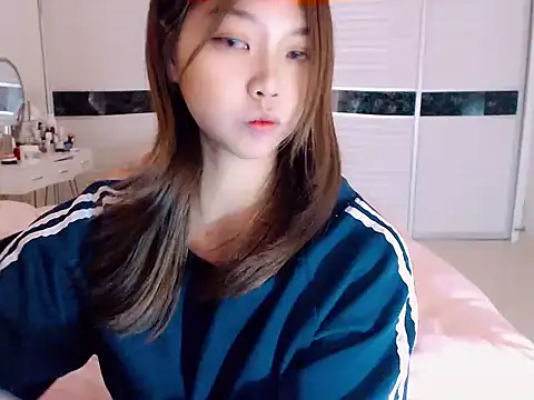Snapshot of -Lucky_Girl chatting on 12-21-24, 05:03 -Lucky Girl online show from 12-21-24, 05:03