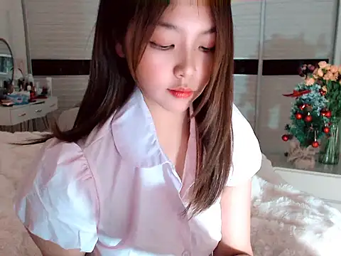 Snapshot of -Lucky_Girl chatting on 12-23-24, 02:50 -Lucky Girl online show from 12-23-24, 02:50