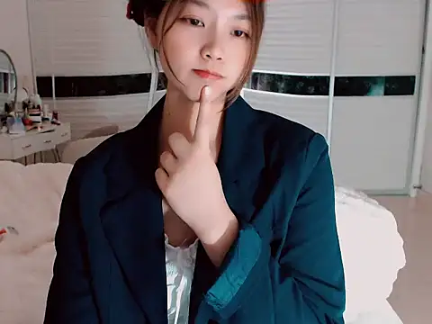 Snapshot of -Lucky_Girl chatting on 12-26-24, 02:48 -Lucky Girl online show from 12-26-24, 02:48
