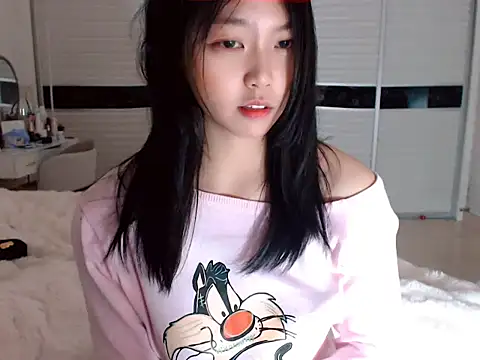 Snapshot of -Lucky_Girl chatting on 01-02-25, 12:24 -Lucky Girl online show from 01-02-25, 12:24