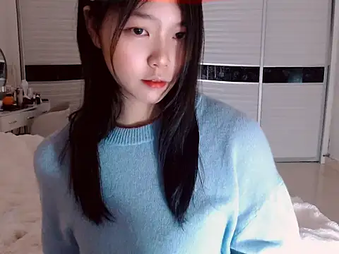 Snapshot of -Lucky_Girl chatting on 01-25-25, 02:14 -Lucky Girl online show from 01-25-25, 02:14