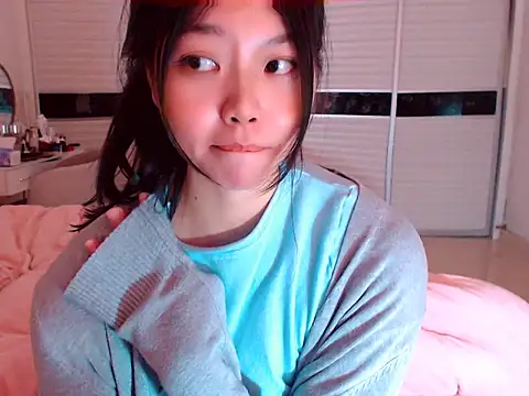 Snapshot of -Lucky_Girl chatting on 01-26-25, 06:07 -Lucky Girl online show from 01-26-25, 06:07