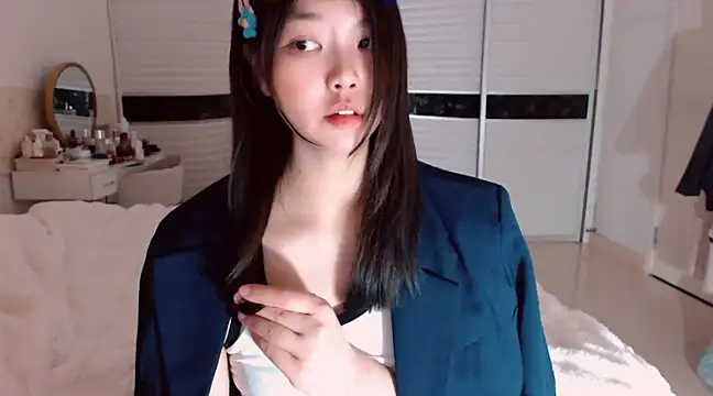 Snapshot of -Lucky_Girl chatting on 02-09-25, 02:40 -Lucky Girl online show from 02-09-25, 02:40