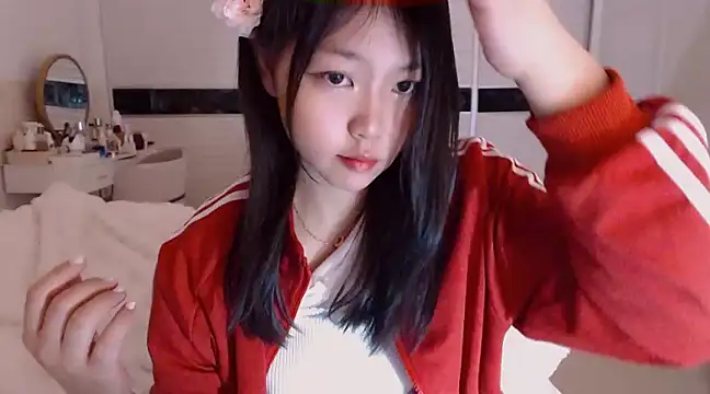 Snapshot of -Lucky_Girl chatting on 02-16-25, 05:37 -Lucky Girl online show from 02-16-25, 05:37