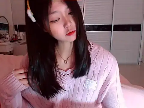 Snapshot of -Lucky_Girl chatting on 02-24-25, 04:49 -Lucky Girl online show from 02-24-25, 04:49