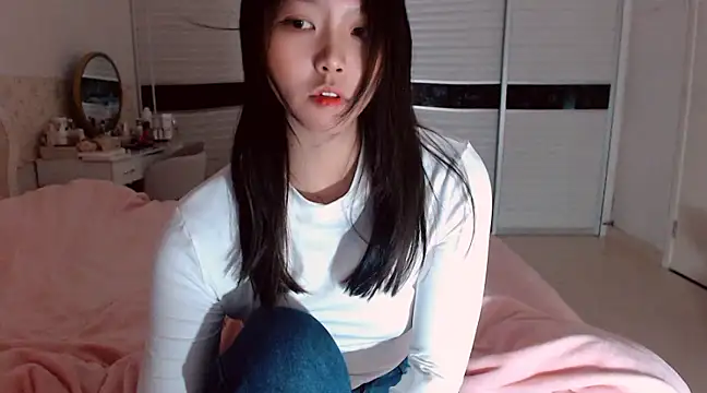 Snapshot of -Lucky_Girl chatting on 02-24-25, 11:54 -Lucky Girl online show from 02-24-25, 11:54