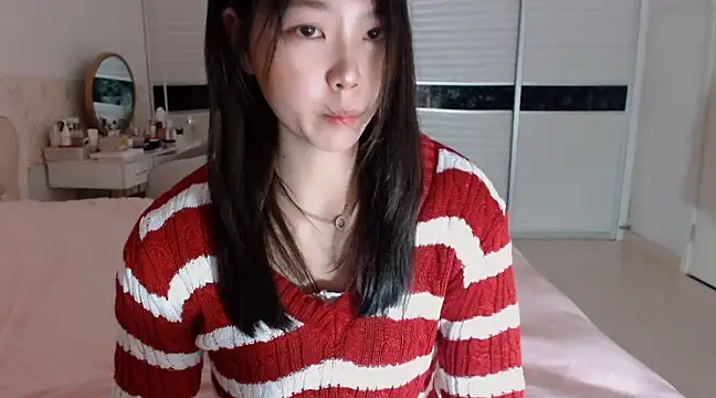 Snapshot of -Lucky_Girl chatting on 02-25-25, 12:14 -Lucky Girl online show from 02-25-25, 12:14
