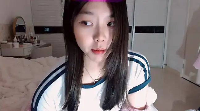 Snapshot of -Lucky_Girl chatting on 03-05-25, 12:00 -Lucky Girl online show from 03-05-25, 12:00