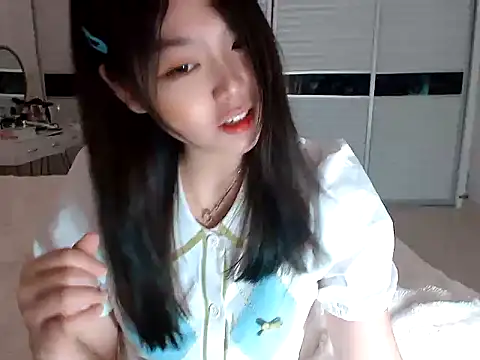 Snapshot of -Lucky_Girl chatting on 03-11-25, 12:44 -Lucky Girl online show from 03-11-25, 12:44