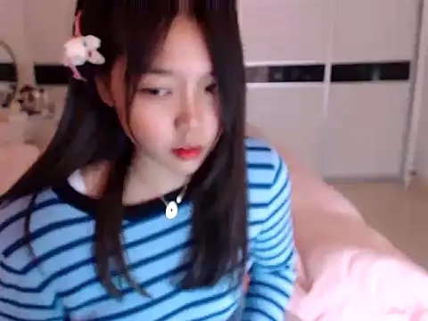 Snapshot of -Lucky_Girl chatting on 03-15-25, 07:42 -Lucky Girl online show from 03-15-25, 07:42