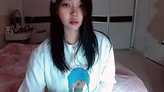 -Lucky Girl online show from 12-14-25, 02:39