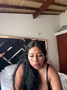 Snapshot of emmyjhonson07 chatting on 07-16-26, 04:13 emmyjhonson07 online show from 07-16-26, 04:13