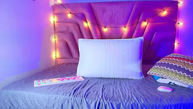 shybutdirtygirrll online show from 02-15-25, 01:27