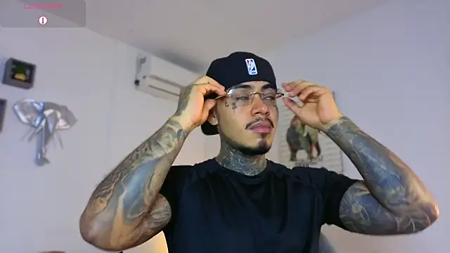 JordanSmiith  online show from 12-22-25, 09:01