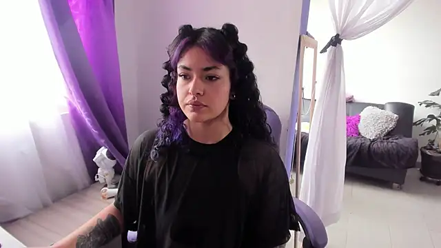 witchviolet online show from 10-01-25, 04:02