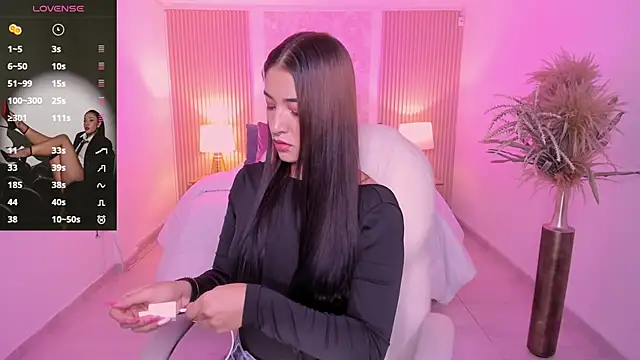 Snapshot of Antonella_Grayy chatting on 02-04-26, 11:05 Antonella Grayy online show from 02-04-26, 11:05