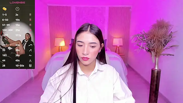 Snapshot of Antonella_Grayy chatting on 02-25-26, 11:09 Antonella Grayy online show from 02-25-26, 11:09