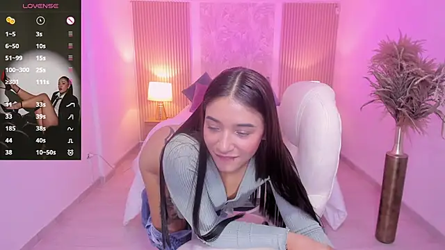 Snapshot of Antonella_Grayy chatting on 04-16-26, 11:22 Antonella Grayy online show from 04-16-26, 11:22