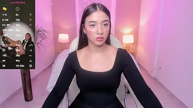 Snapshot of Antonella_Grayy chatting on 04-17-26, 11:13 Antonella Grayy online show from 04-17-26, 11:13