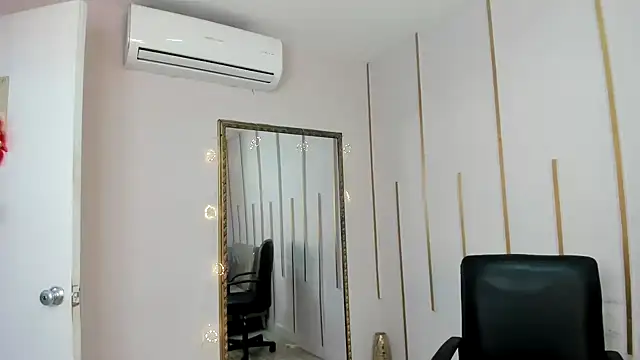 Nayariskaya online show from 12-17-25, 02:34