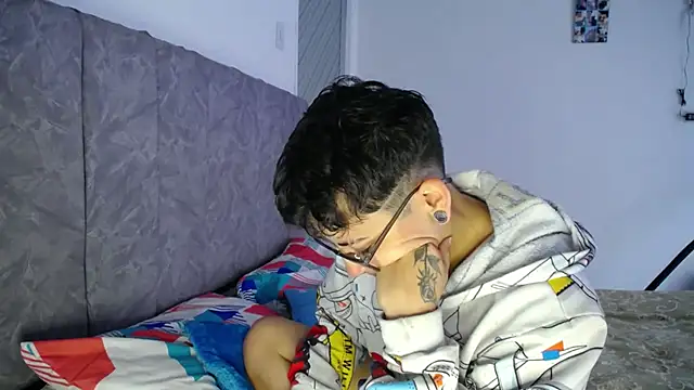 linda 33 online show from 02-17-26, 03:51