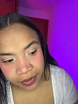 leila 22 online show from 10-25-25, 08:22