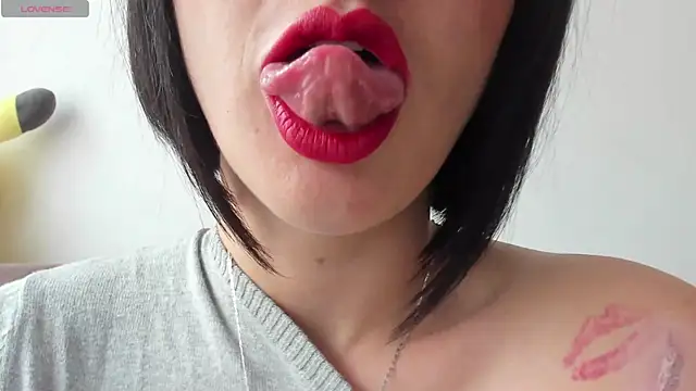 queen fetish online show from 02-25-25, 02:00