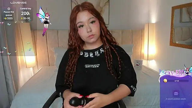 Snapshot of Atenea_cuteee chatting on 02-26-25, 02:15 Atenea cuteee online show from 02-26-25, 02:15