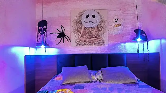 AnneDixie online show from 10-26-25, 03:12