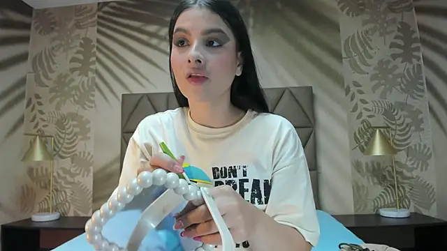 Snapshot of AnneDixie chatting on 07-13-26, 03:09 AnneDixie online show from 07-13-26, 03:09