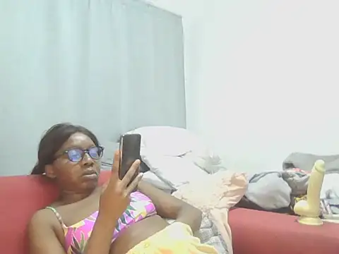 Snapshot of Sexxybella27 chatting on 04-21-26, 01:42 Sexxybella27 online show from 04-21-26, 01:42