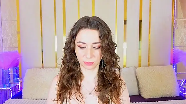 KimmmLi online show from 04-17-26, 06:05