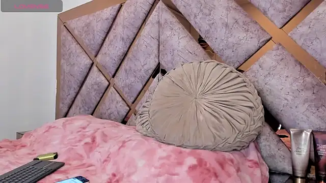 Jennalove  online show from 01-21-25, 12:57