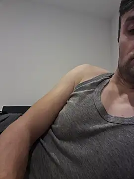 Snapshot of suarez1235 chatting on 11-14-25, 09:35 suarez1235 online show from 11-14-25, 09:35