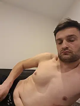 Snapshot of suarez1235 chatting on 02-06-26, 08:34 suarez1235 online show from 02-06-26, 08:34