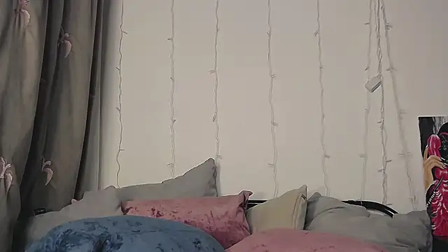 Snapshot of IrinaArt chatting on 01-22-25, 04:23 IrinaArt online show from 01-22-25, 04:23