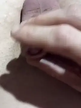 Snapshot of El22_1431 chatting on 11-22-25, 01:59 El22 1431 online show from 11-22-25, 01:59