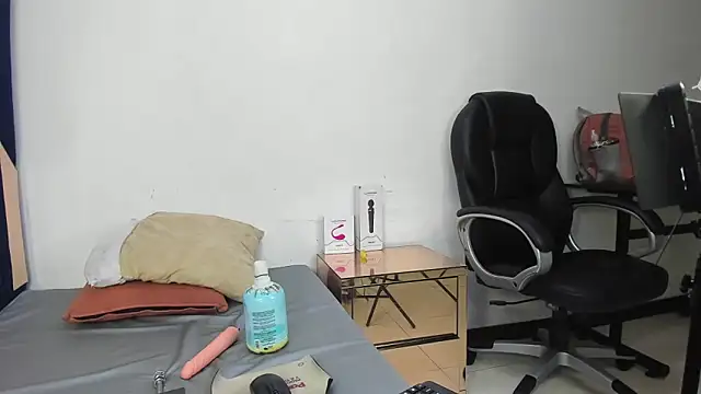 Barbie girl 69 online show from 11-15-25, 01:07