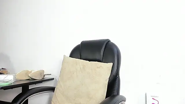 Barbie girl 69 online show from 11-27-25, 05:15