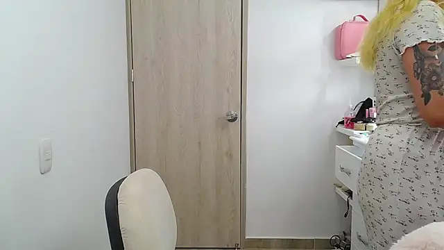 Barbie girl 69 online show from 05-25-26, 01:33