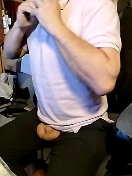 Snapshot of Tigerhill2023 chatting on 09-17-25, 07:04 Tigerhill2023 online show from 09-17-25, 07:04