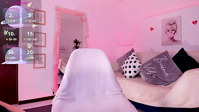 Snapshot of Kim_ev chatting on 01-29-25, 08:18 Kim ev online show from 01-29-25, 08:18