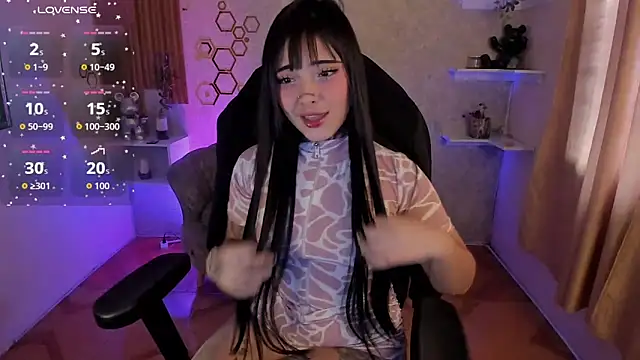 Snapshot of mia_catt05 chatting on 10-17-25, 04:20 mia catt05 online show from 10-17-25, 04:20