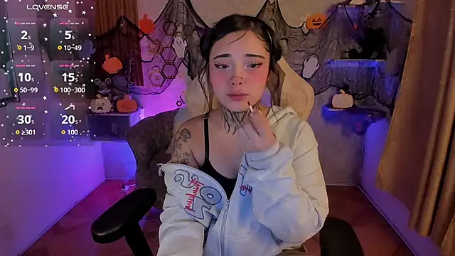 Snapshot of mia_catt05 chatting on 10-26-25, 07:14 mia catt05 online show from 10-26-25, 07:14