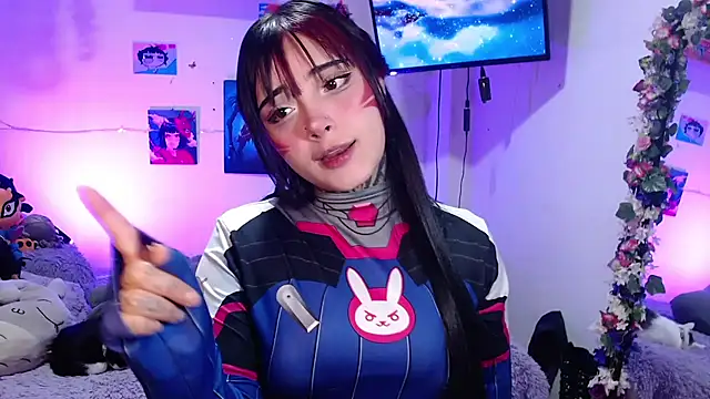Snapshot of mia_catt05 chatting on 07-19-26, 05:00 mia catt05 online show from 07-19-26, 05:00