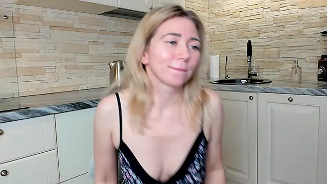 amanda   grey online show from 12-04-25, 04:48