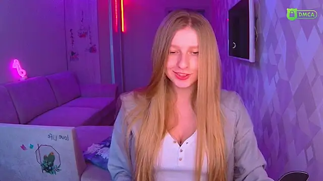 AmaliaQueen online show from 12-13-24, 01:01