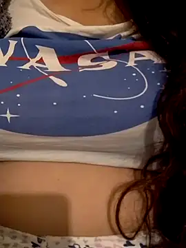 Snapshot of Zanoba-16 chatting on 12-17-25, 09:43 Zanoba-16 online show from 12-17-25, 09:43