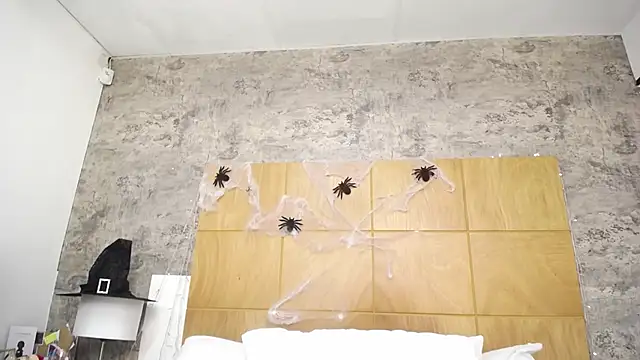 JainaRogers online show from 10-30-25, 05:24